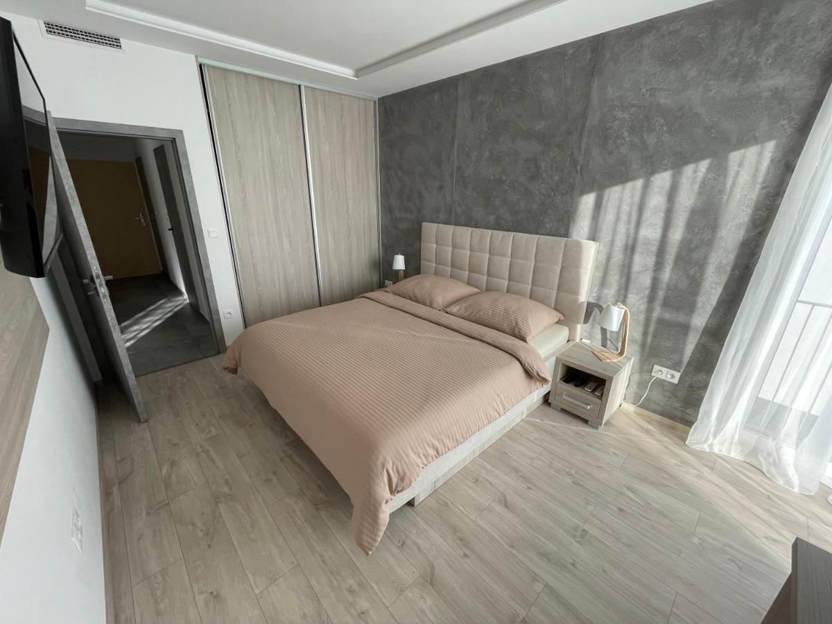 Greenbay Apartment With Free Parking Trencin Luaran gambar