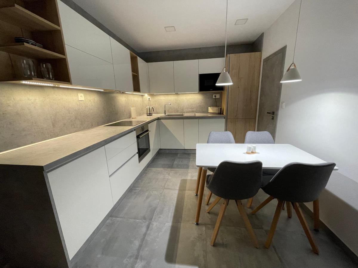 Greenbay Apartment With Free Parking Trencin Luaran gambar