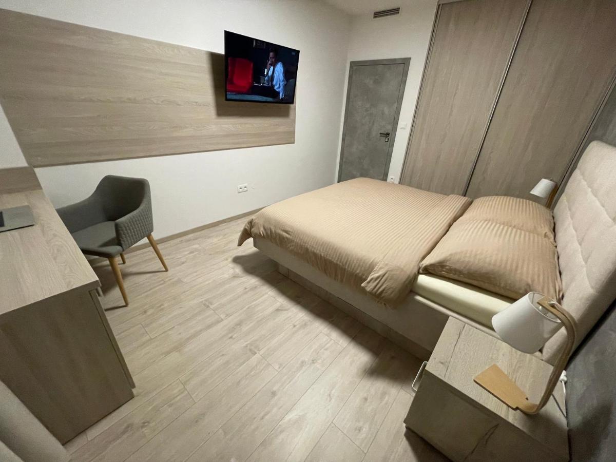 Greenbay Apartment With Free Parking Trencin Luaran gambar